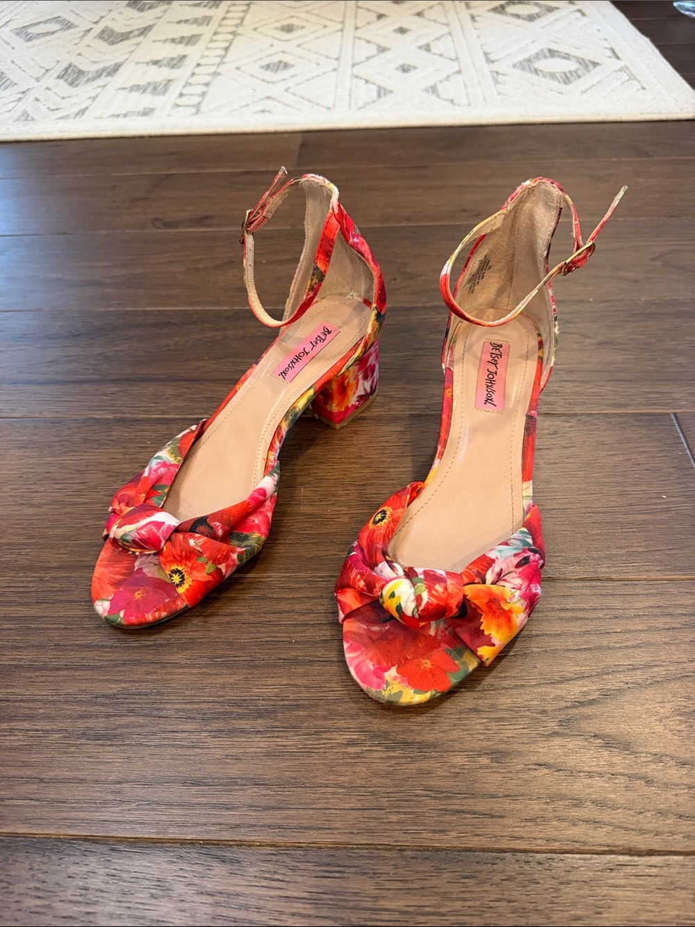 Betsey Johnson Womens Ivee Fabric Open Toe Ankle Strap Heels Size 6.5 - C76-025
